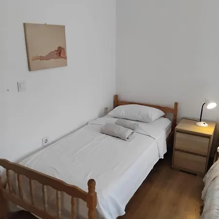 Apartment Robi *